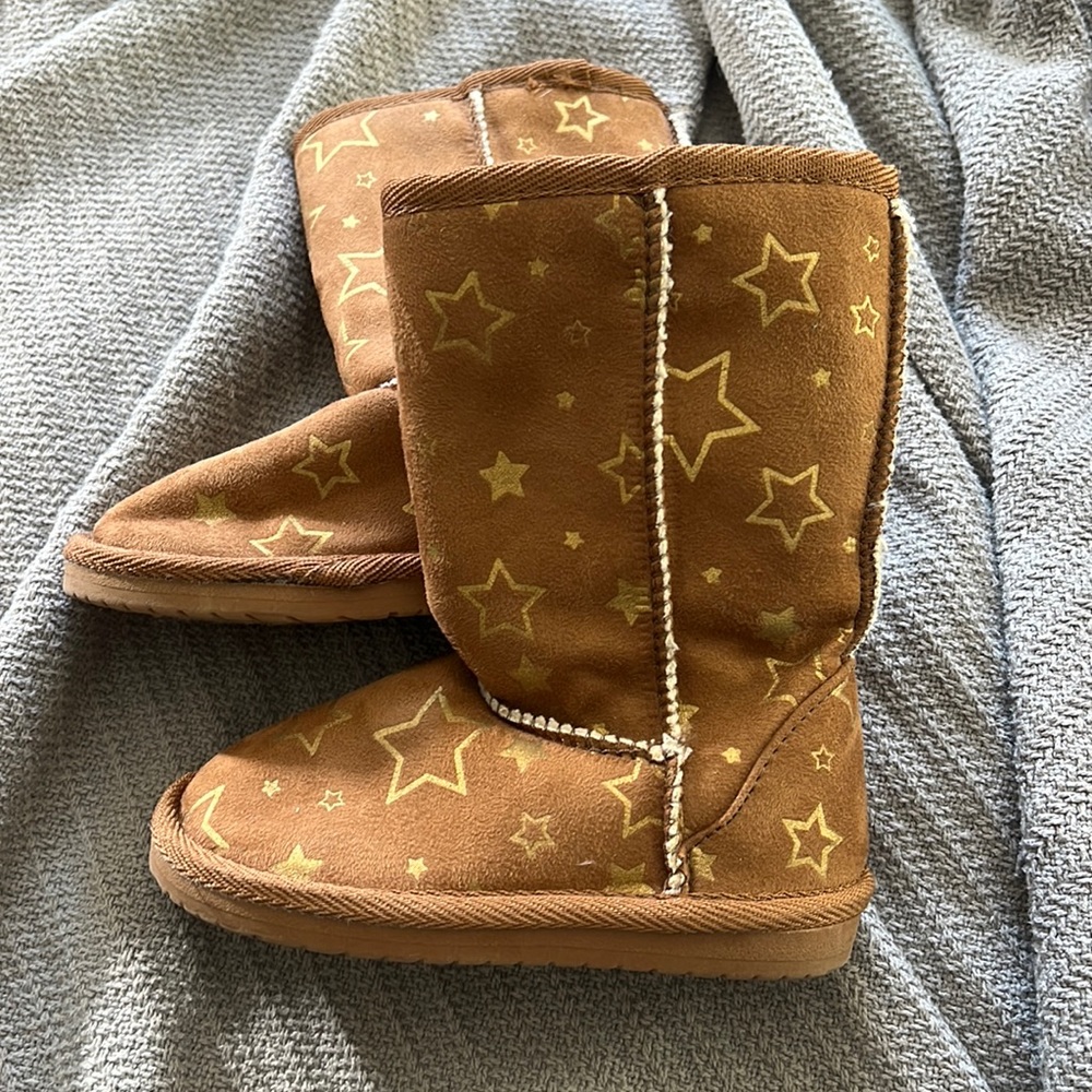 Airwalk boots. Perfect for all. Size 7